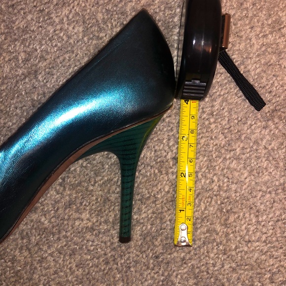 Metallic teal mermaid pumps size 6 🧜🏽‍♀️🤍 - Picture 12 of 17